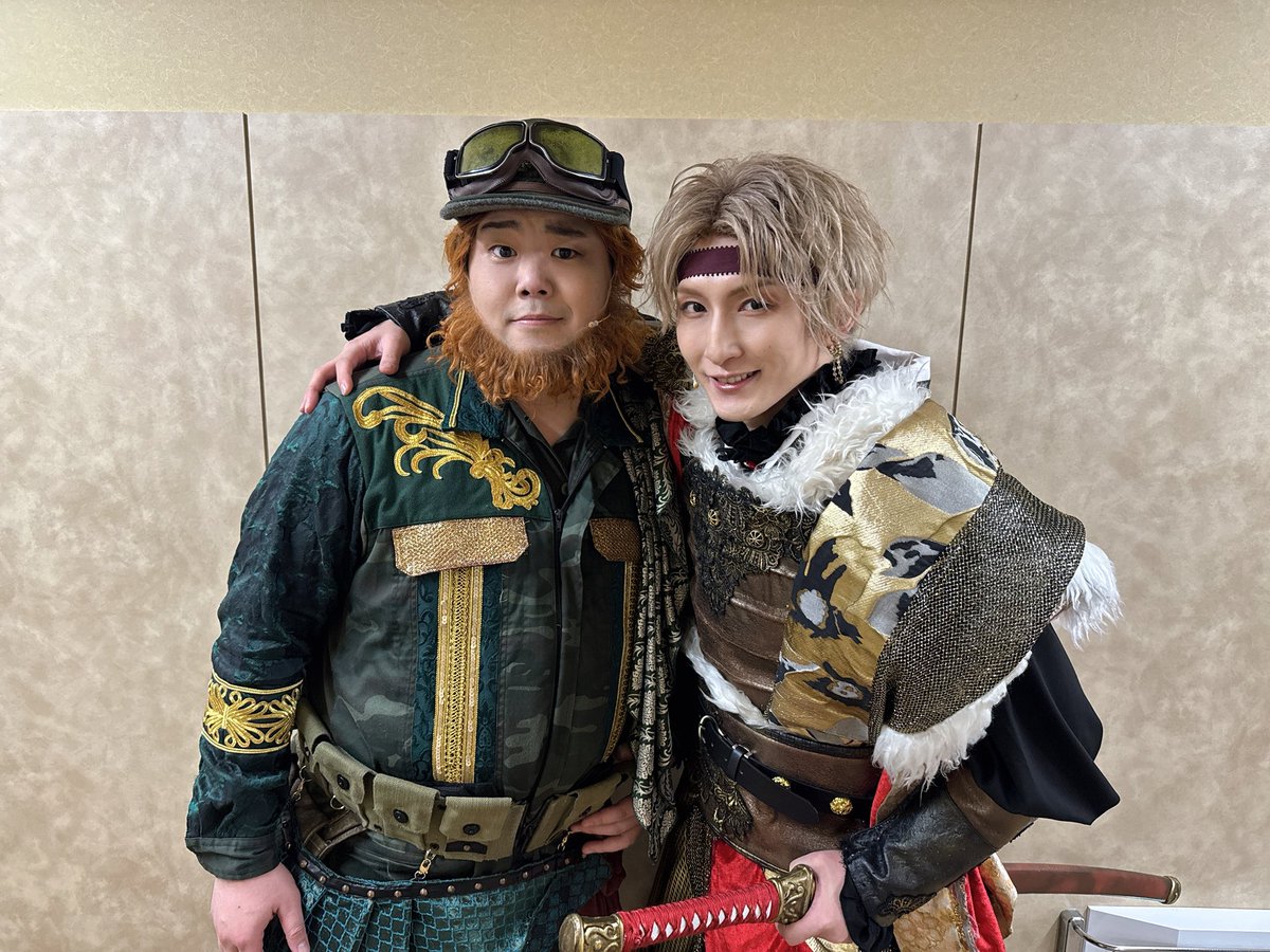 koki_azuma's tweet photo. 剣劇「三國志演技〜蜀漢」
本日もご来場ありがとうございました！

今日は梅津くんと
十角館ぶりに会えました。

明日は休演日です！
ゆっくり休みましょう！！！！！

#剣劇三國志 https://t.co/8vkY3dwltI