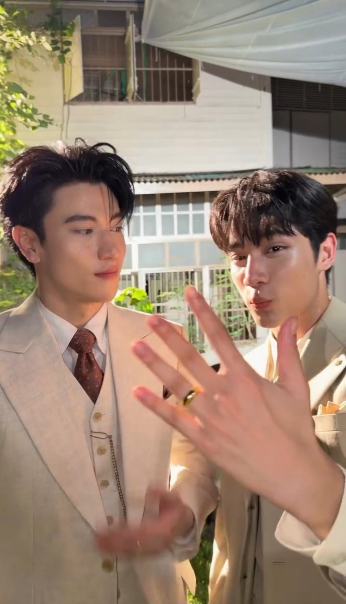 whentherainfade's tweet photo. ก็มองแบบเดียวกันเลยนิ จะภพทิน อินองศาอะไรwa วันนี้ 🥸🥸 https://t.co/RyOHHZsIYX