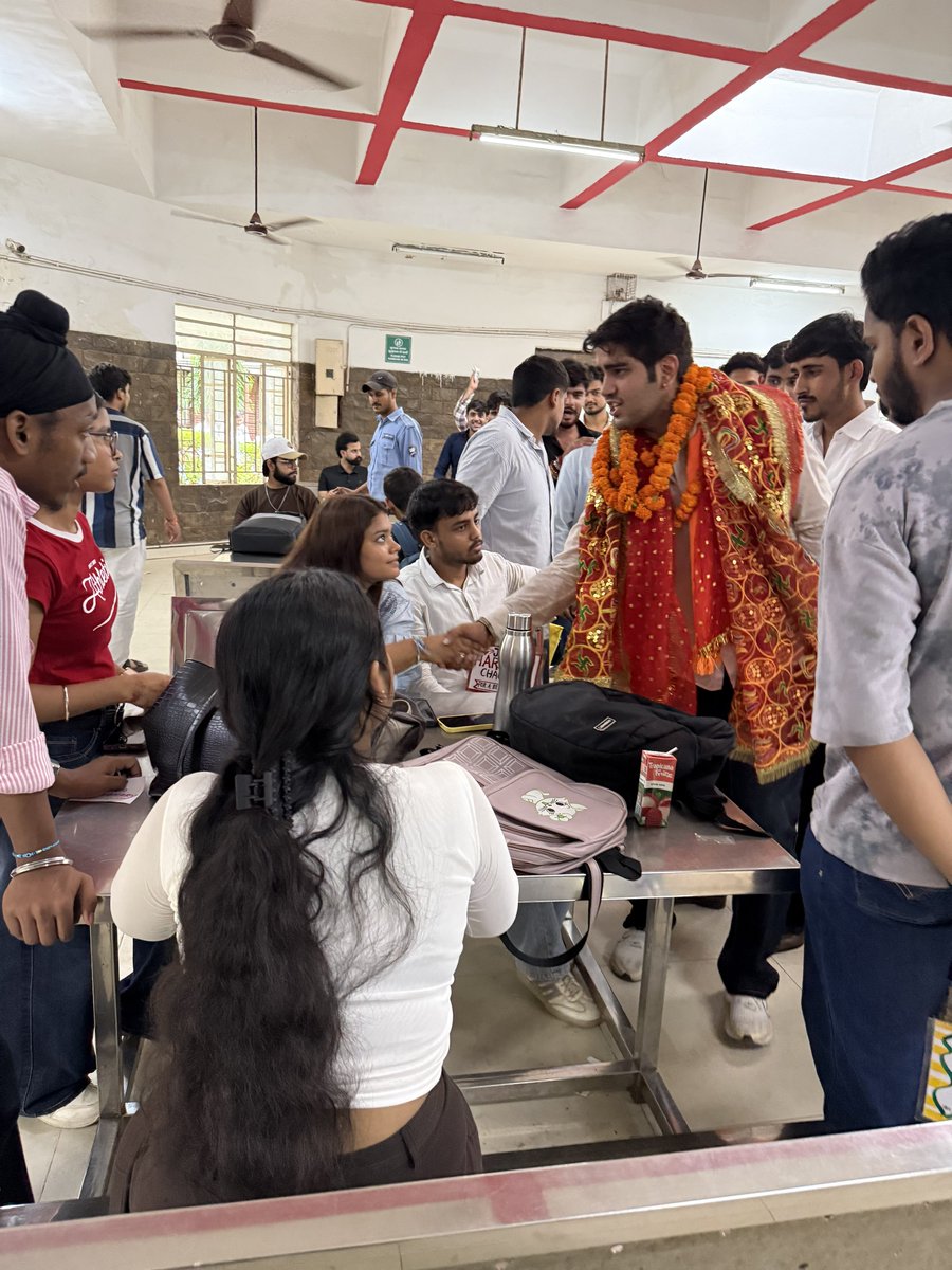 YashDabas_'s tweet photo. 📍Shaheed Bhagat Singh College |Pre-campaigning |Day-4

#abvp #dusu #delhiuniversity #fyp #yash4dusu https://t.co/lE3nAkf5PZ
