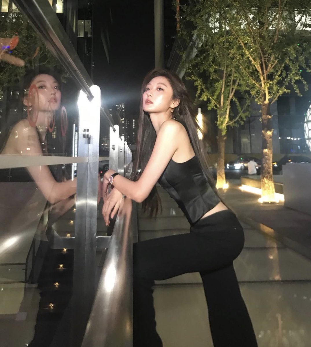 itsisacore's tweet photo. SUN QIAN THE WOMAN THAT YOU ARE 😭 https://t.co/cOsNvXHK1f