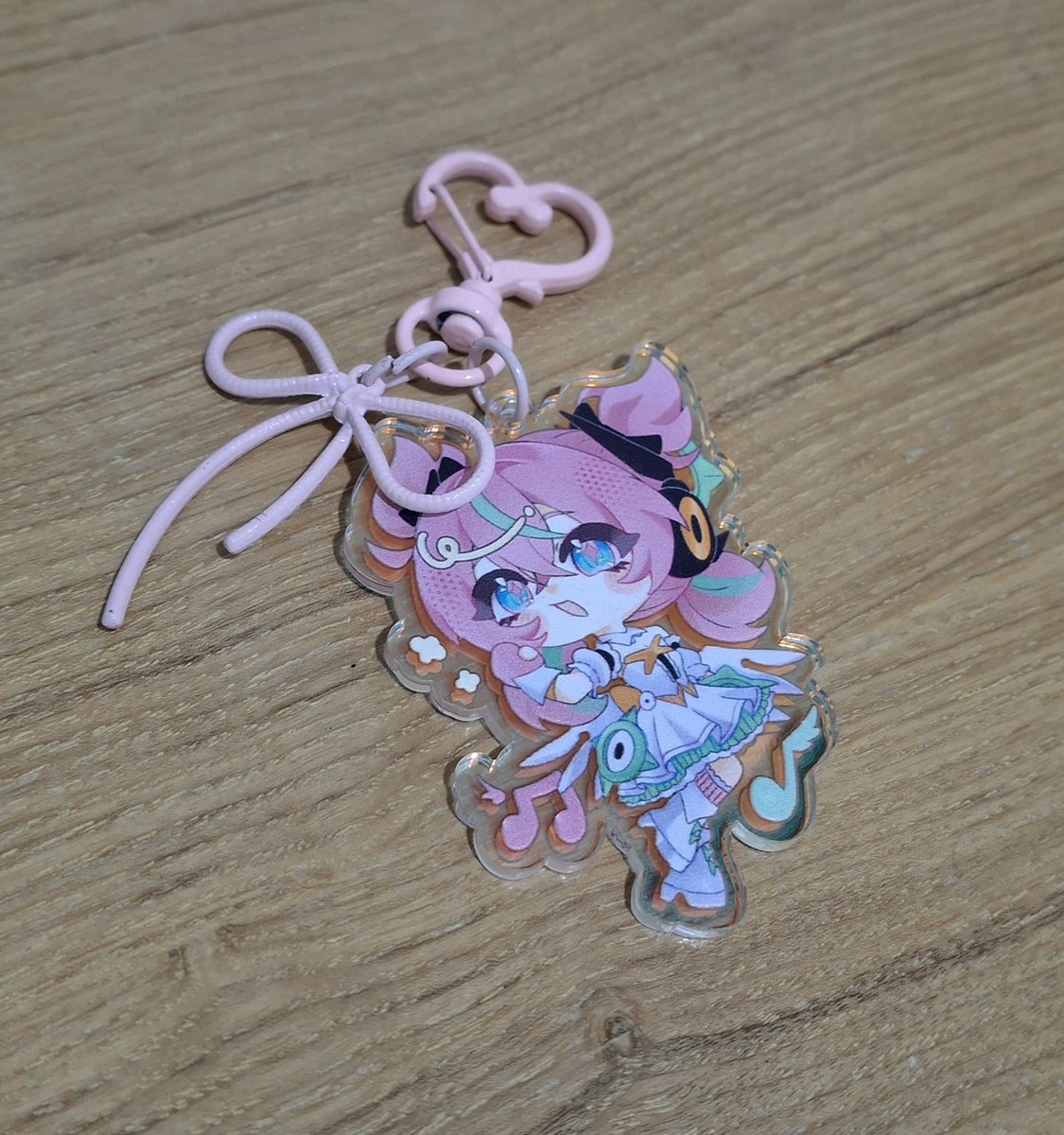 Moekawq's tweet photo. @monochrome_aivy @chalkprinnzz Ini sample untuk iridescent keychainnya kakk~ https://t.co/qed5h6ffqQ