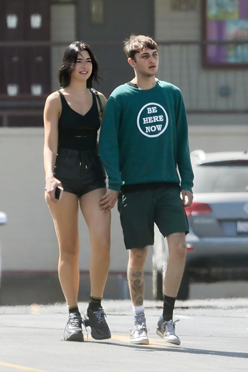 TollyNexa's tweet photo. Dua Lipa before Callum Turner entered her life 🥵👀 https://t.co/VuvV3cLOAs