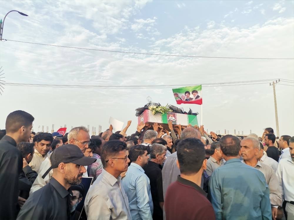 IrnaEnglish's tweet photo. A grand funeral ceremony is being held for the victims of US' criminal strike on a wedding in Kuhestak, Hormozgan Province. https://t.co/eZJjuROPkC