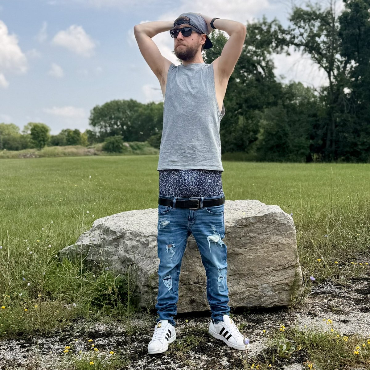 damnhotstyle's tweet photo. How’s my sag?
#sag #sagger #saggingpants #streetstyle https://t.co/gwzX7HWqZ6