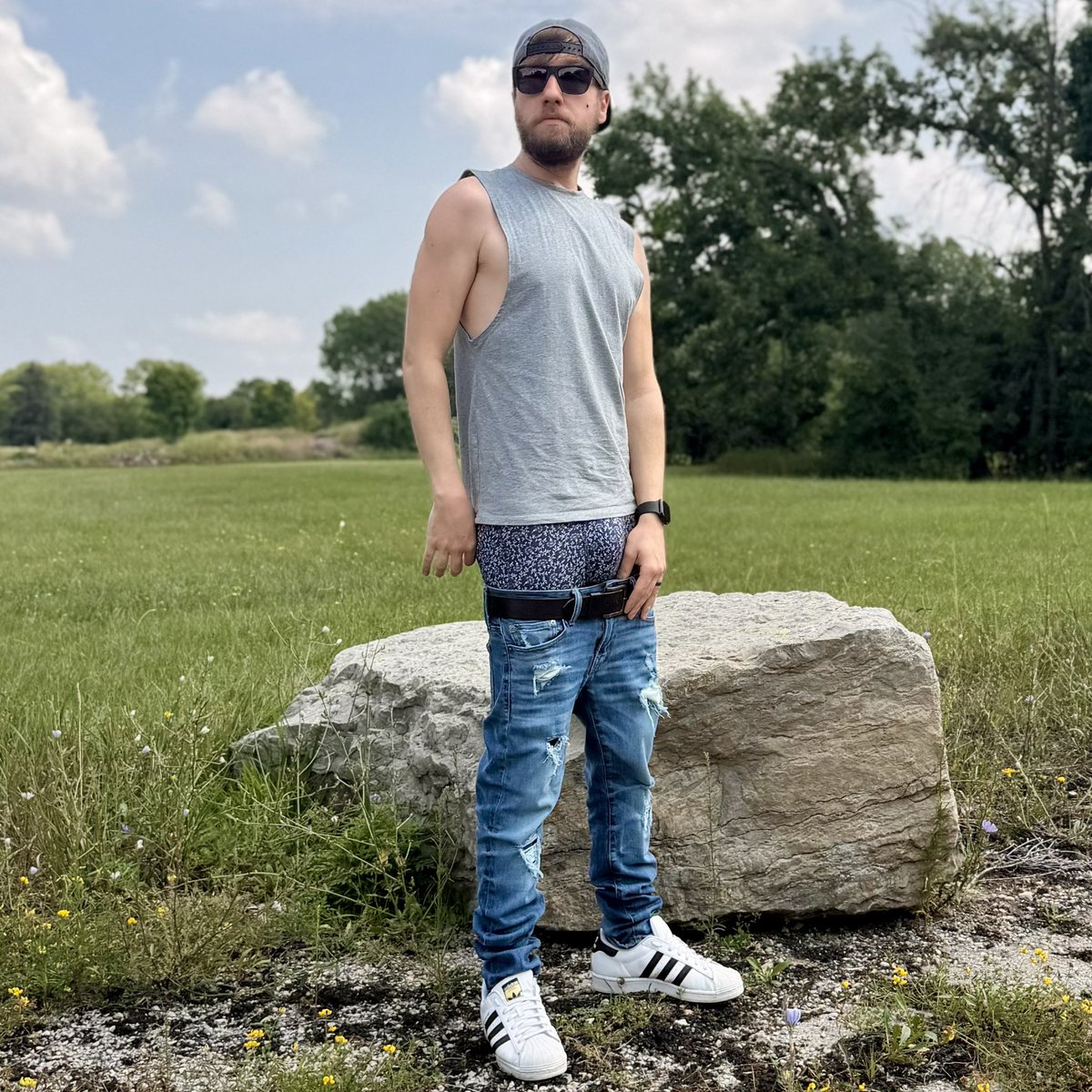 damnhotstyle's tweet photo. How’s my sag?
#sag #sagger #saggingpants #streetstyle https://t.co/gwzX7HWqZ6
