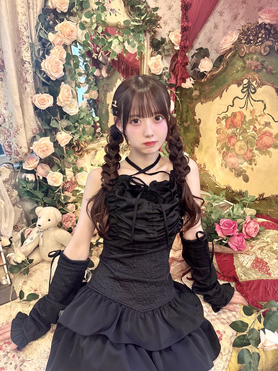 momonamatsumoto's tweet photo. おやすみコメントしてからねてね💤

9/21(月祝)：個別握手会
❥❥https://t.co/DHYI2fMpIk
ももなと握手しましょ♡
楽しい時間と幸せにします🤝🏻◝✩

9/5 オンラインおはなし会＆サイン会
完売って本当！？🥺嬉しいありがとう
#高嶺のなでしこ

こんな雰囲気も…す…？🐈‍⬛ https://t.co/TsvBv3d7Lk
