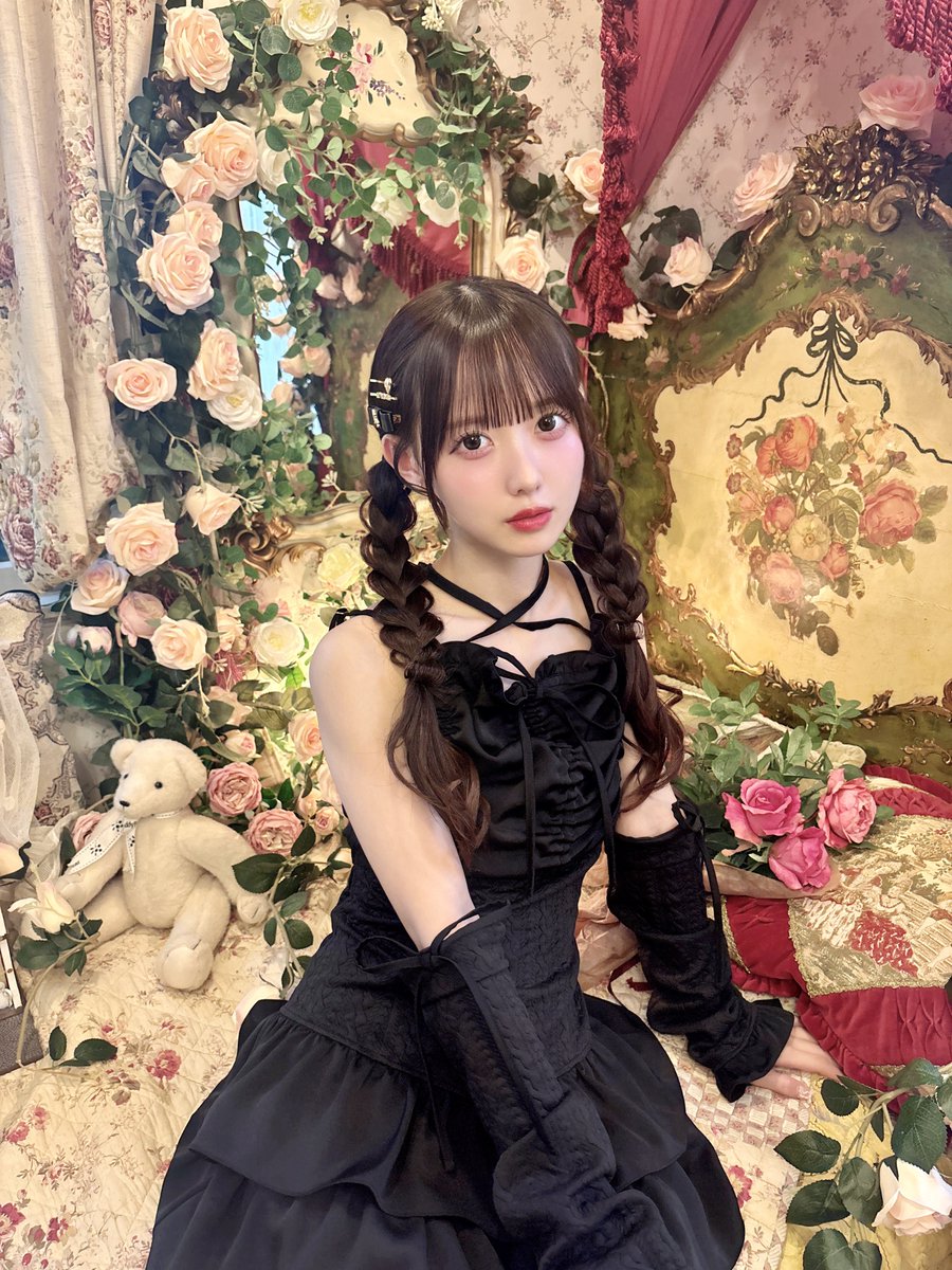 momonamatsumoto's tweet photo. おやすみコメントしてからねてね💤

9/21(月祝)：個別握手会
❥❥https://t.co/DHYI2fMpIk
ももなと握手しましょ♡
楽しい時間と幸せにします🤝🏻◝✩

9/5 オンラインおはなし会＆サイン会
完売って本当！？🥺嬉しいありがとう
#高嶺のなでしこ

こんな雰囲気も…す…？🐈‍⬛ https://t.co/TsvBv3d7Lk