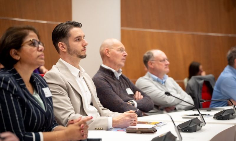 RaadslidNu's tweet photo. De komende weken staan er voor leden van de werkgeverscommissie door het hele land in de avond trainingen op de agenda. Lees meer op onze website: https://t.co/idHGFQhso9 https://t.co/bb5Eswcq8C