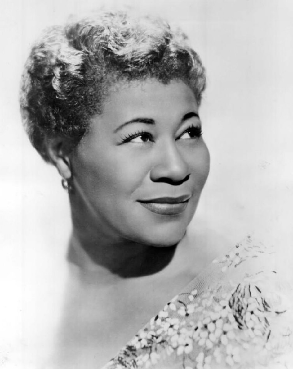 djonatanberto's tweet photo. Swing in her voice, sparkle in her smile ✨🎶
The First Lady of Song in 1962.

📸: Lewin/Kaufman/Schwartz Public Relations https://t.co/tMGEZBb16n