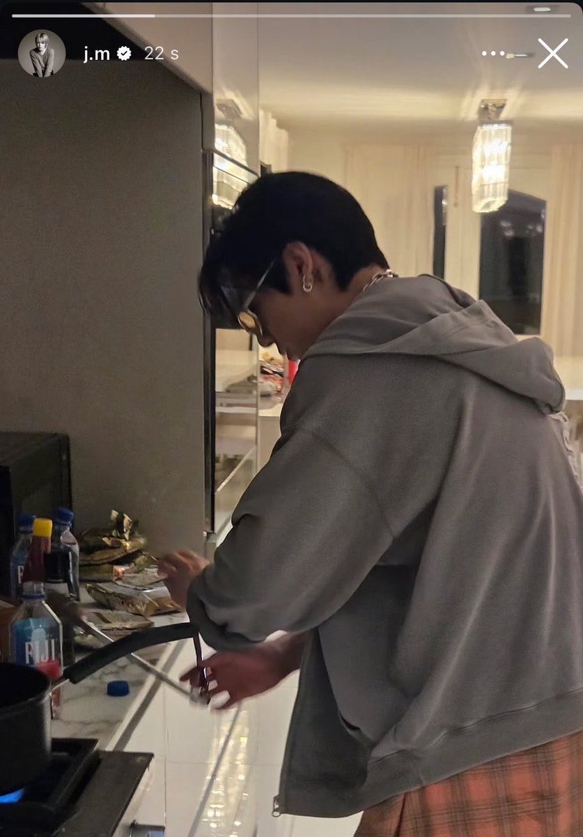 koomitokio's tweet photo. “la foto de novio” https://t.co/Szglzlu5ih