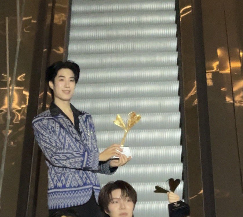 kondee1111's tweet photo. พี่เติ้ลเว้นที่ไว้ให้เฟิร์สอ่ะ กุจะร้องง😭😭

TLE Y ENT AWARDS26

#YentertainAW26xTLE
#TleFirstone #เติ้ลเฟิร์สวัน https://t.co/nOrUEIox0U