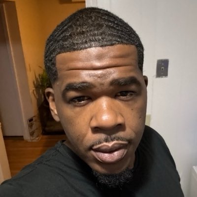 6ft5Leak's tweet photo. #NewProfilePic https://t.co/uuvFkerZwi