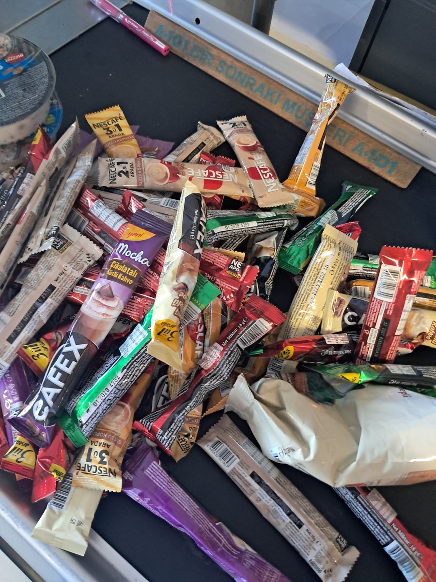 kendisiproblem's tweet photo. yks senemi tek bir resimle anlatabilirim( ayrı ayrı alıp yapmaya üşeniyorum) https://t.co/bhsGV0RGlT