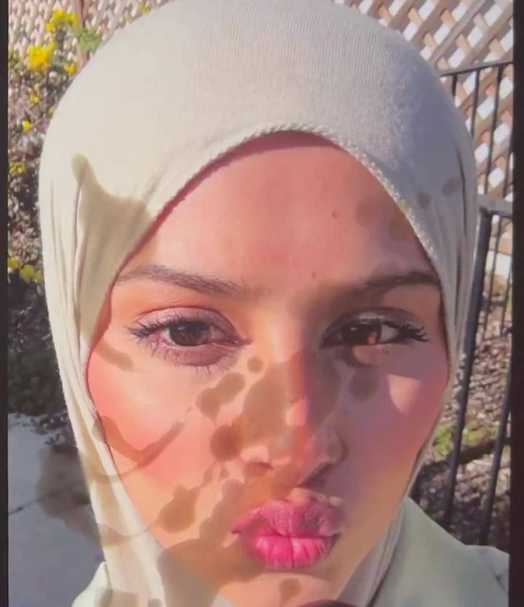 JohoNLNL's tweet photo. Doing NL tribs #hoejabi #cum #hijabi #ayla #NL https://t.co/fPjwe408hZ