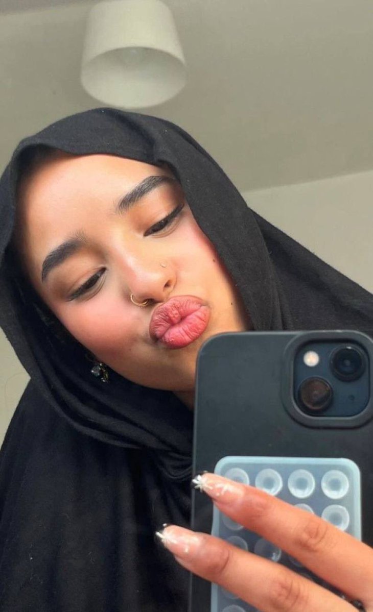 JohoNLNL's tweet photo. Doing NL tribs DM me #hoejabis #hijabi #rehana #NL #cum https://t.co/JzXvhh9roY