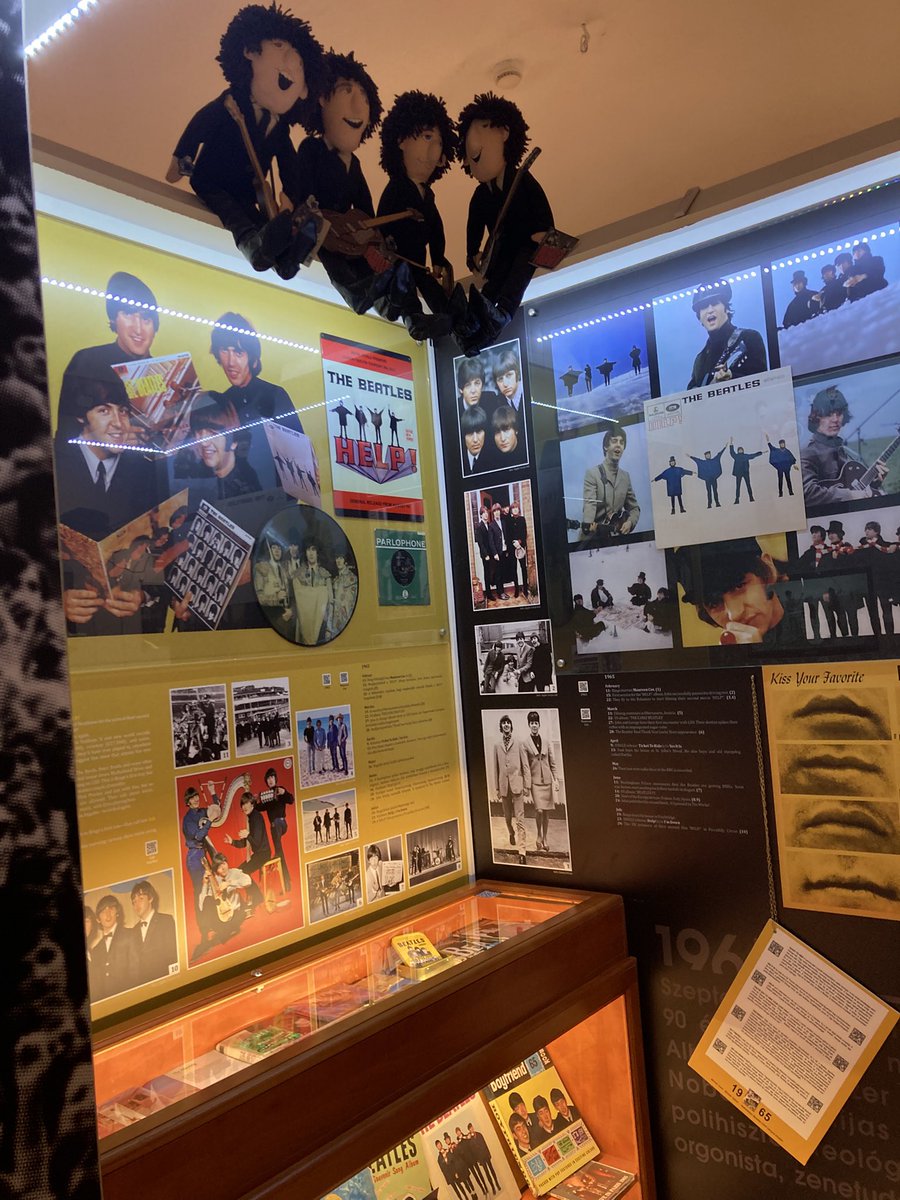 Walaszczyk's tweet photo. Egri Road Beatles Múseum - wystawa pamiątek związanych z czwórką z Liverpoolu. Dla mnie zawsze byli obiektem muzealnym, ale teraz chętnie słucham np. Revolvera. A w pomieszczeniach Hotelu Korona płyty, zdjęcia, gitary - historia kulturowej rewolty która też trafiła do muzeum. https://t.co/TQyHm4gw6w