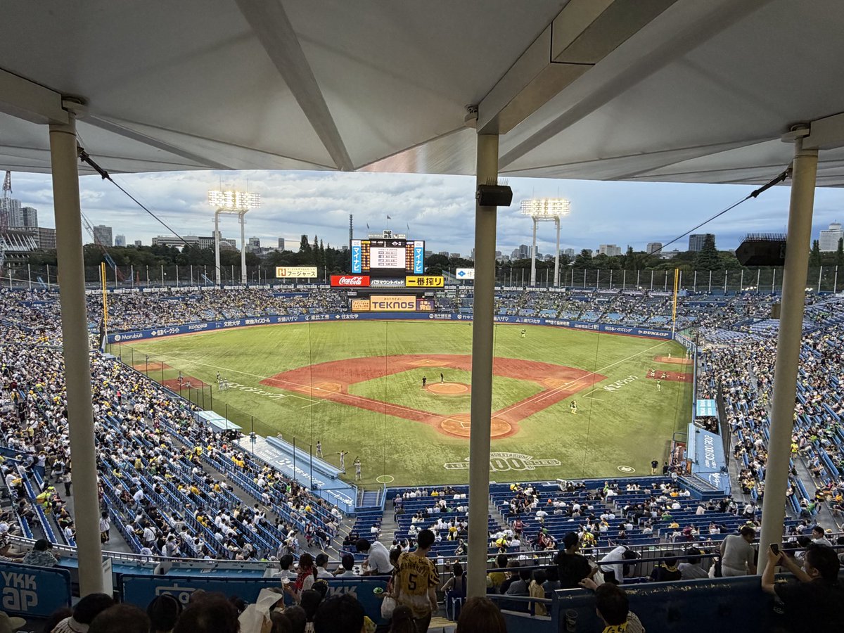 obakomai's tweet photo. 2026.9.3 Thu
神宮球場

２日続けて同じ席で観戦🐯

今日はゆっくり安心して観戦出来ました👏🏻

#阪神タイガース https://t.co/lkZAJDmw7Y