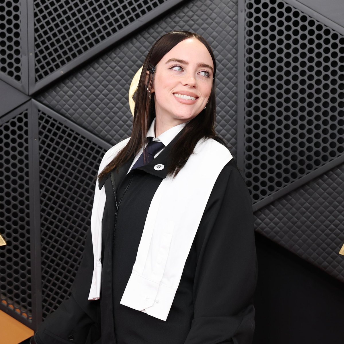 BillieSpotify_'s tweet photo. BILLIE EILISH PLEASE COME BACK! 🚨

Billie Eilish has lost 100K followers on TikTok after going months without posting. She was previously the most-followed artist on the platform. https://t.co/H28VVN0Gww