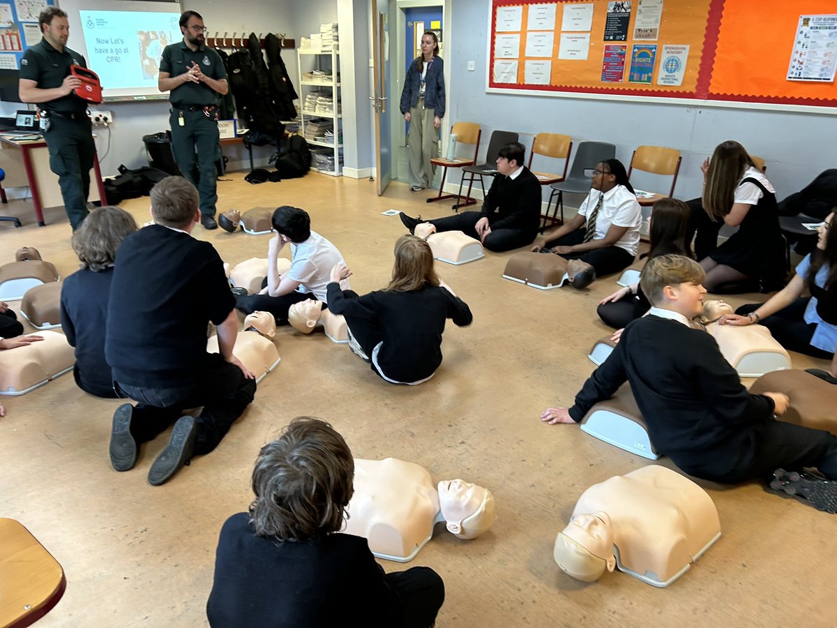 garycondie67's tweet photo. Great to catch up with @springburnacad S3 working with @Scotambservice service Young Minds Save Lives programme. Today looking at #CPR @EdISGlasgow @CDavren @GlasgowCC https://t.co/gQ0O23MB6v