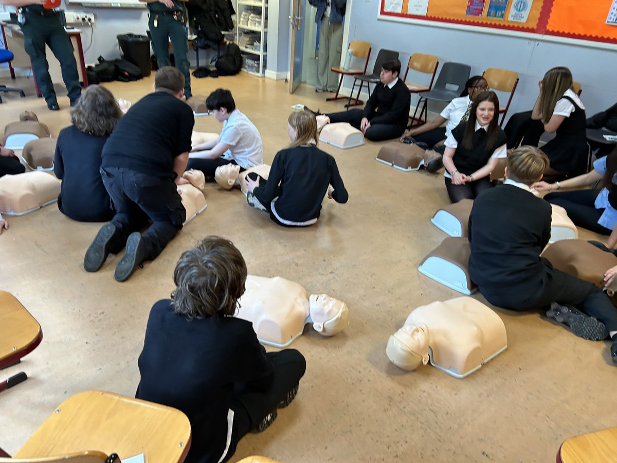 garycondie67's tweet photo. Great to catch up with @springburnacad S3 working with @Scotambservice service Young Minds Save Lives programme. Today looking at #CPR @EdISGlasgow @CDavren @GlasgowCC https://t.co/gQ0O23MB6v