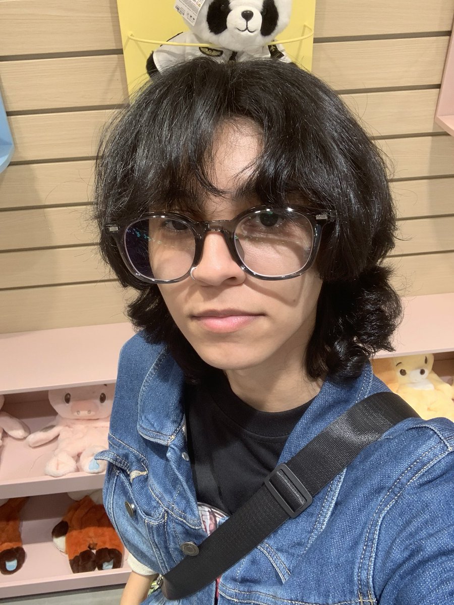 ccalicow's tweet photo. [QUEER FRIENDSHIP APPLICATION]
name: sabby
age: 26 with babi face
occupation: pemuzik
zodiac: gemini
height: agak pendek
hobby: foya foya bareng my bini <3
fun fact: hidupnya ga fun https://t.co/5PoEaD7nRW