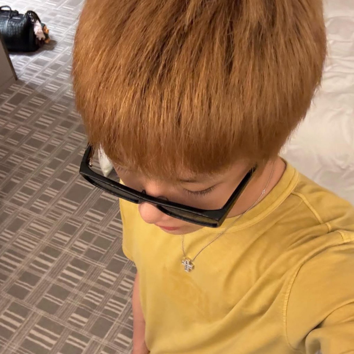 hyunstupib's tweet photo. una mujer se vuelve fría y dura, porque cuándo fue amable y dulce, le quitaron a jeongin naranjoso TRES VECES YA https://t.co/8Vqmadx69i