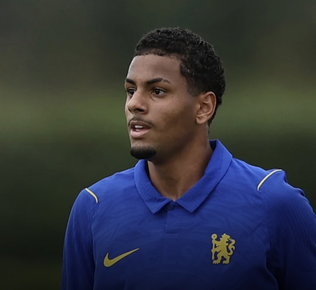 TheBlueDodger's tweet photo. 🚨 OFFICIAL: Chelsea is pleased to confirm the signing of Denner from Brazilian side Corinthians, with the full-back signing a contract until 2034.

(@ChelseaFC) #CFC https://t.co/s8bAMdPuP2