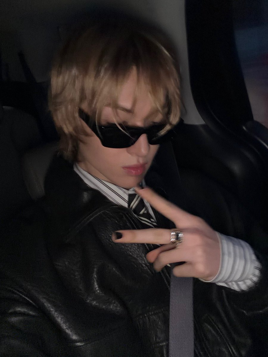 E___DWARD's tweet photo. When someone tells that I’m cool but that’s the least interesting about me… https://t.co/vpGJBvAGkt