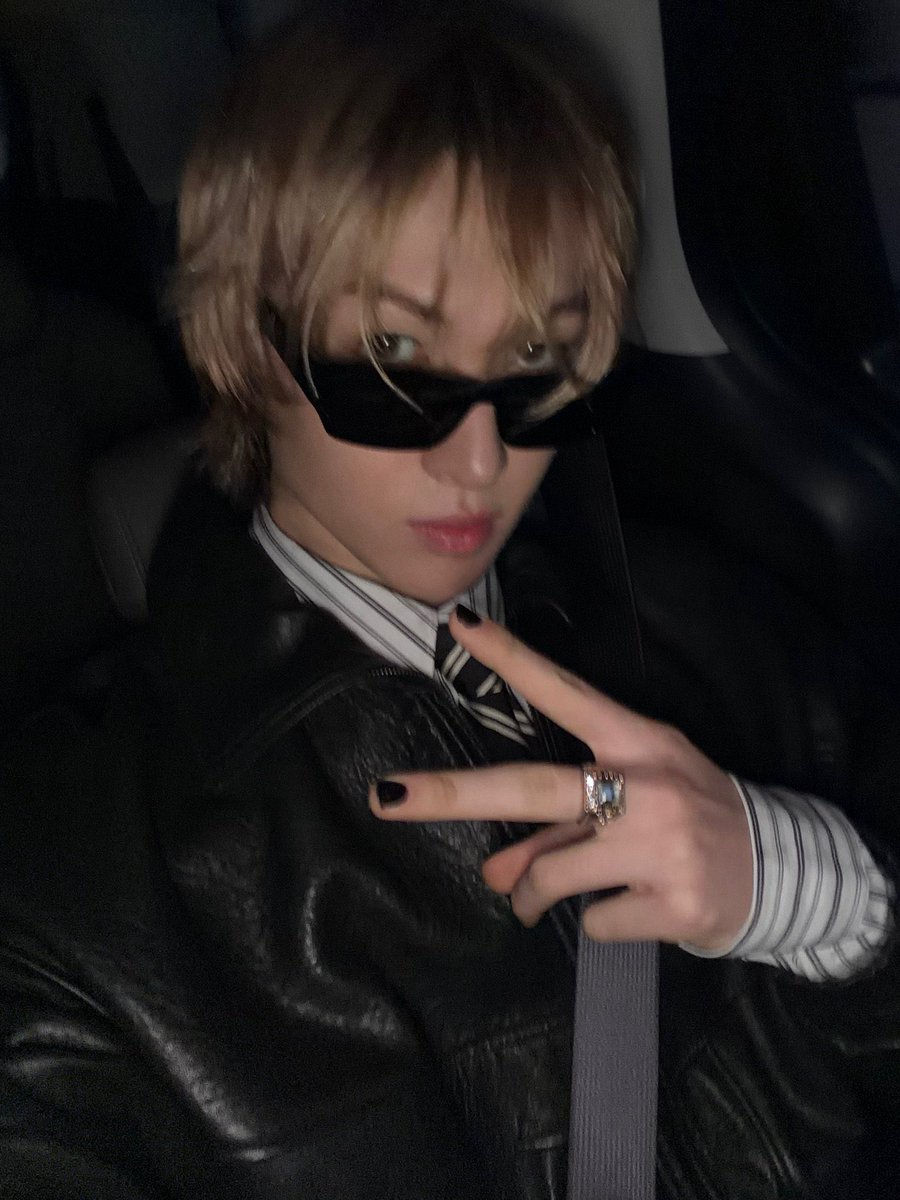 E___DWARD's tweet photo. When someone tells that I’m cool but that’s the least interesting about me… https://t.co/vpGJBvAGkt