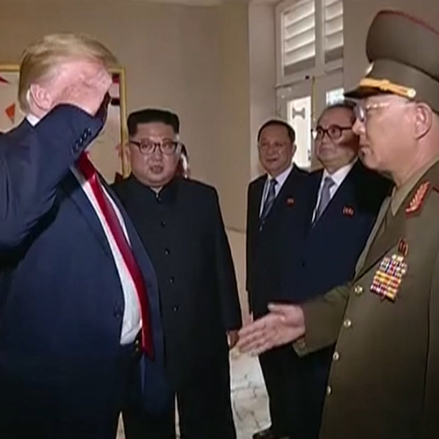 Mollyploofkins's tweet photo. Trump saluting a communist general https://t.co/6XCLACoZfr