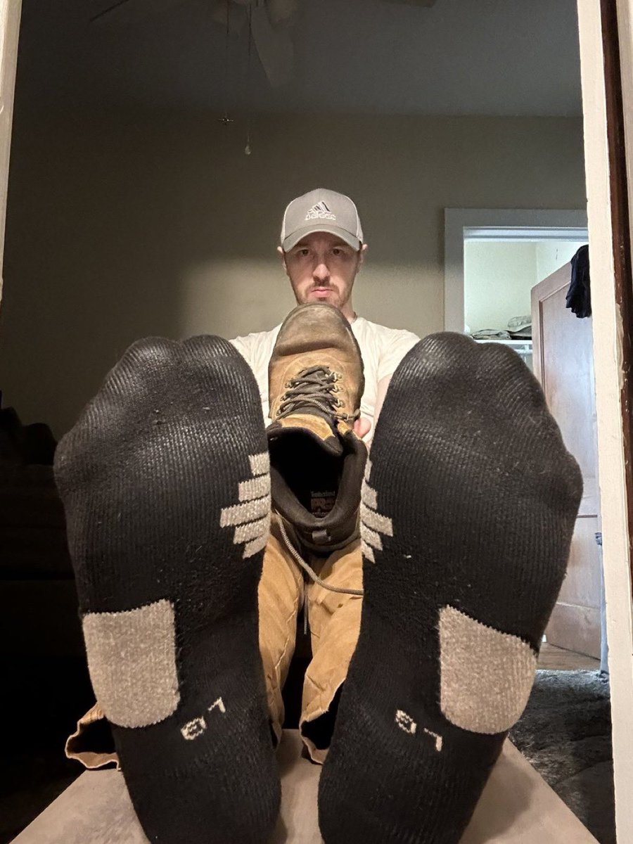 CashMaster901's tweet photo. You’d do anything to get that first whiff as soon as my fucking work boots come off slave!
Sniffing &amp; $ending like a mindless wallet https://t.co/ZnFM95FQZh