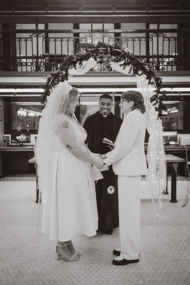 shaunaaa410's tweet photo. @Judejeq1 @elli36902 you’re so right, here’s me at my very lesbian wedding btw :) https://t.co/NFP1uJO5wN