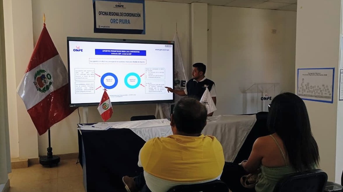 ONPE_oficial's tweet photo. #ONPEenRegiones | Nuestra #ORCPiura capacitó a candidatos de los distritos de Bernal y Catacaos de un partido político sobre la presentación de la información financiera, en el marco de las Elecciones Regionales y Municipales 2026. #ERM2026 https://t.co/7yW5sgsXUr