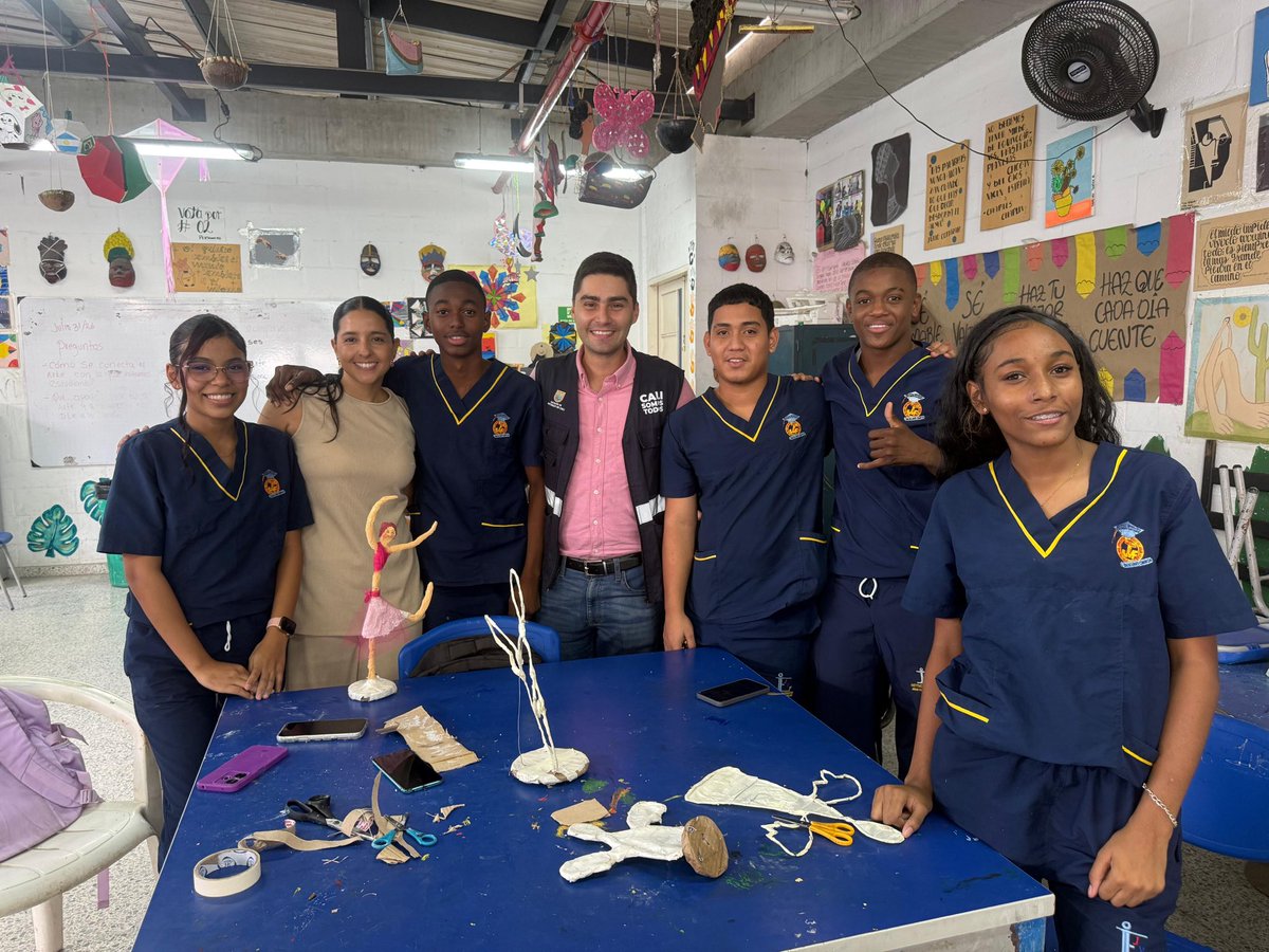 Educacion_Cali's tweet photo. escuchamos sus necesidades y articulamos acciones para seguir fortaleciendo su valioso trabajo en el territorio. 🤝✨

#educacionCali https://t.co/9A4Rmgkl9G