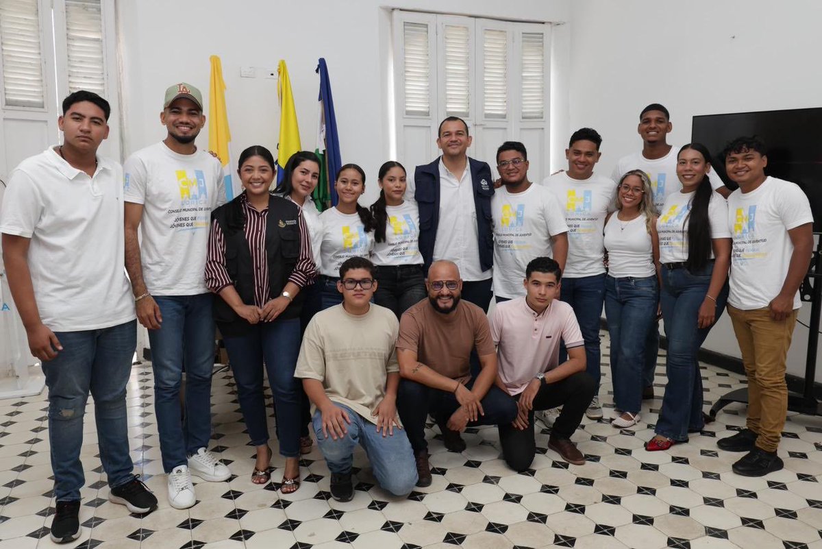 DefensoriaCol's tweet photo. Sostuvimos una reunión en Lorica, Córdoba, con integrantes del Consejo Municipal de Juventud y la Plataforma Municipal de Juventudes para fortalecer su formación en derechos humanos, participación ciudadana y control social. Escuchamos sus propuestas e inquietudes frente al ejercicio de sus derechos.

Trazamos una hoja de ruta conjunta para acompañar su labor como instancia de representación juvenil. Una juventud formada, organizada y conocedora de sus derechos fortalece la participación ciudadana y el control social sobre lo público.