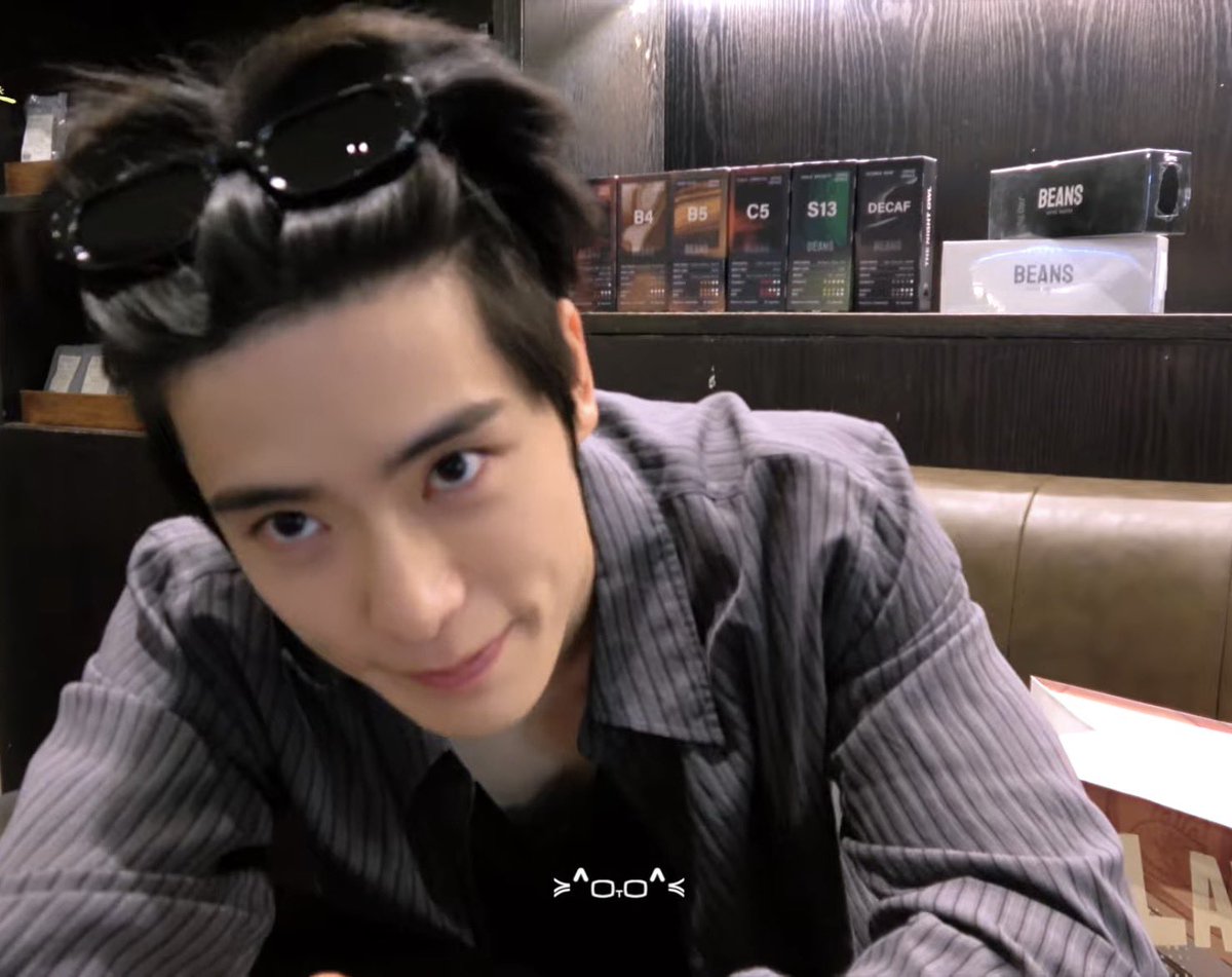 moonshi_o's tweet photo. มาทำตัวหล่อๆใส่กล้องแบบนี้ตกใจหมดมากอดเค้าเลยยยย https://t.co/N5otpiwpDG