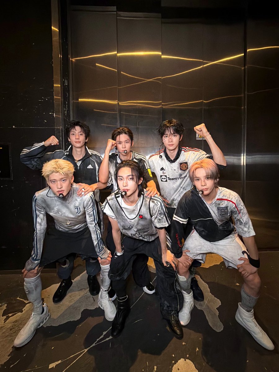 riize_city's tweet photo. Let's drop the tag BRIIZE 

Three years of rising together ☝️

#RIIZE_Our_3rdChapter
#라이즈와_브리즈_계속될_우리이야기
#RIIZEとBRIIZEで迎える3周年 @RIIZE_official https://t.co/pqtkP7wqsY