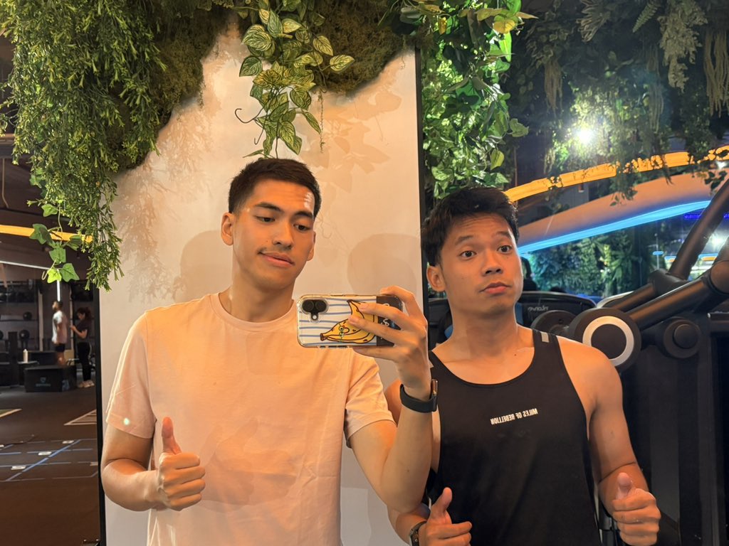 0503V_'s tweet photo. The boys are back https://t.co/ZVX9MYSrI1