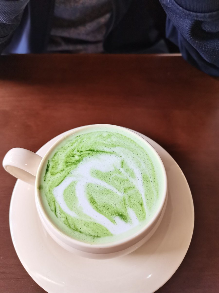 LillyCarlittjg's tweet photo. Descubre el nuevo café con espuma de té matcha! Sabor suave y fresco que transforma tu rutina matutina ， https://t.co/BIetjWuJYo