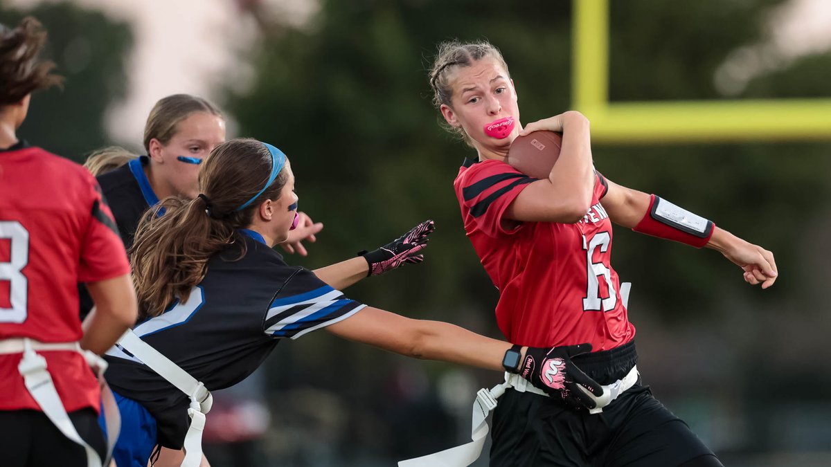 LKS_Sports's tweet photo. Photos of Lawrence High girls flag football vs. Olathe Northwest

📸: Mac Moore

In the program's first official game, Lawrence High dominates on the way to a 44-7 victory over Olathe Northwest. https://t.co/sjLgpVm7p3