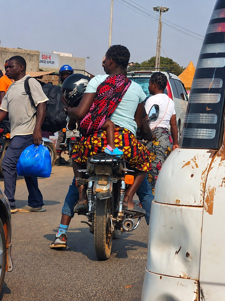 justinenantale2's tweet photo. A mother taking road safety very serious https://t.co/xT0eJuHLPQ