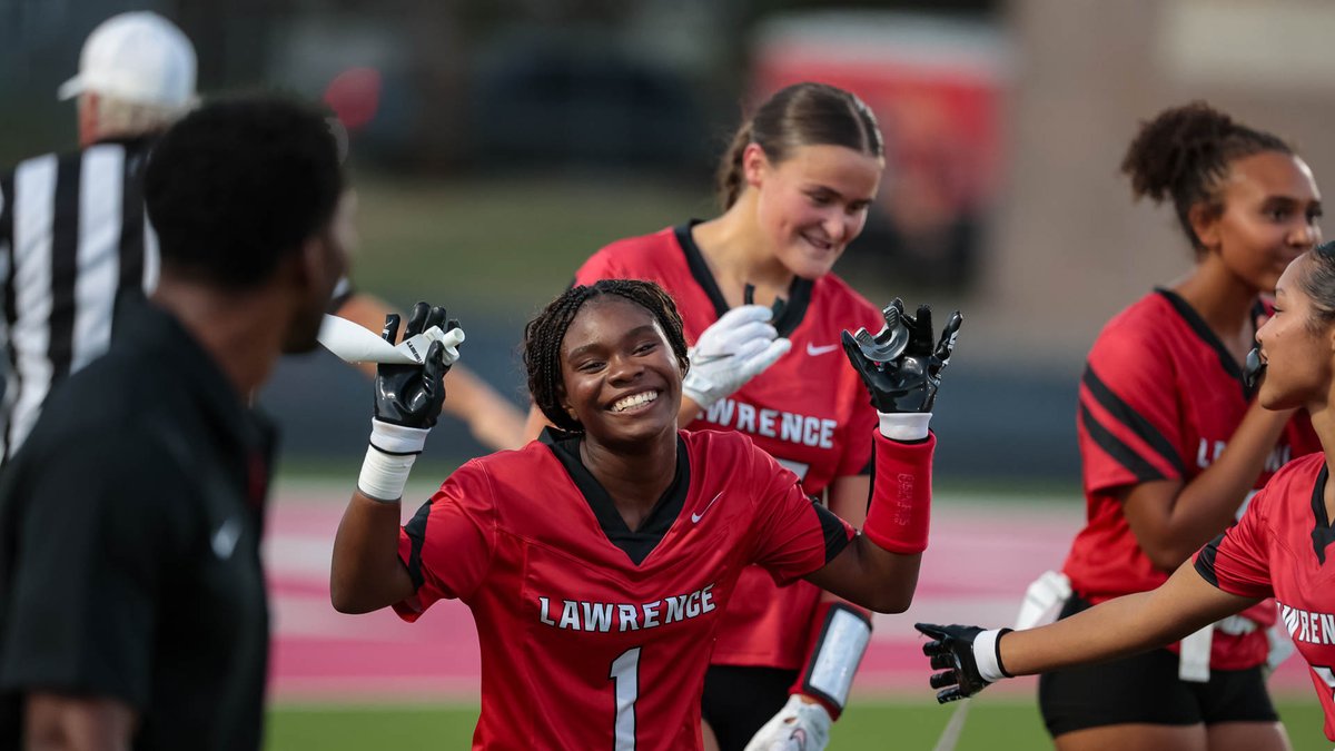 LKS_Sports's tweet photo. Photos of Lawrence High girls flag football vs. Olathe Northwest

📸: Mac Moore

In the program's first official game, Lawrence High dominates on the way to a 44-7 victory over Olathe Northwest. https://t.co/sjLgpVm7p3