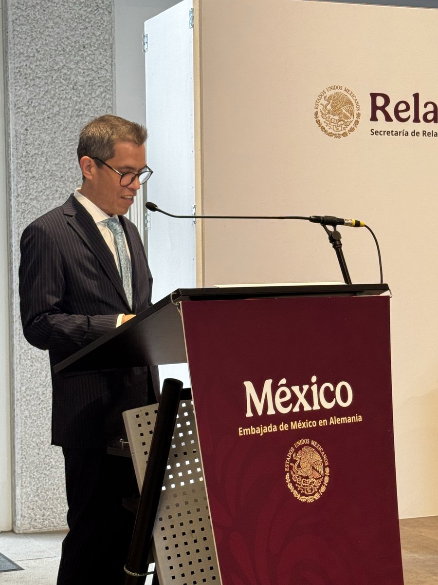 Frauenalia_gUG's tweet photo. Hoy la #VAF ofrece Taller de Finanzas, expertos nos guían para crear un plan de gastos e inversiones para vivir mejor en Alemania. Gracias @EmbaMexAle por abrir este valioso espacio. @vcalva @PacoQuiroga @ErasmoLaraC @IME_SRE https://t.co/XhyGkg5hOV