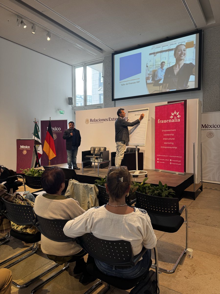 Frauenalia_gUG's tweet photo. Hoy la #VAF ofrece Taller de Finanzas, expertos nos guían para crear un plan de gastos e inversiones para vivir mejor en Alemania. Gracias @EmbaMexAle por abrir este valioso espacio. @vcalva @PacoQuiroga @ErasmoLaraC @IME_SRE https://t.co/XhyGkg5hOV