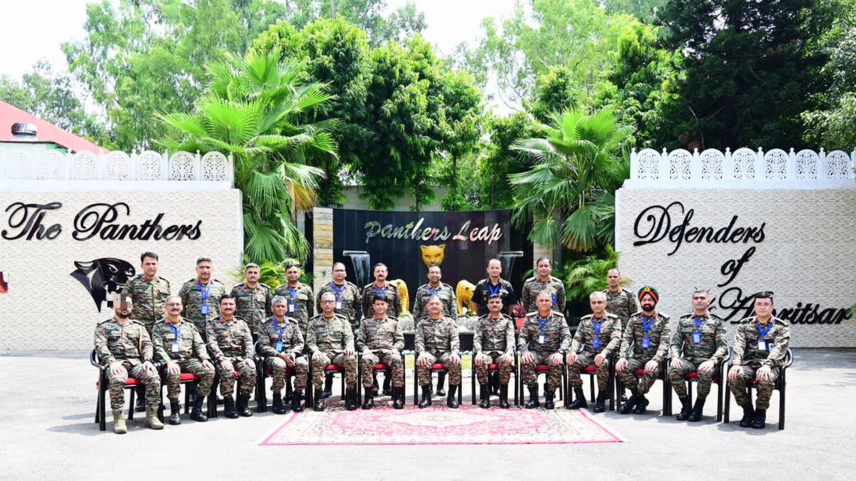 westerncomd_IA's tweet photo. Forward. Focused. Forever Ready.

Lt Gen Pushpendra Singh, AVSM, SM**, Army Commander, #WesternCommand, reviewed the operational preparedness, combat training and technology-enabled capabilities of #PantherDivision, #VajraCorps.

Commending the troops for their professional excellence, high standards of readiness and unwavering resolve, the #ArmyCommander exhorted all ranks to remain agile, adaptive and relentlessly mission-ready for the evolving battlefield.

Sharp in Readiness. Strong in Resolve. Ready to Prevail.

#CombatReady
#FutureReadyForce

@adgpi
@VajraCorps_IA
@prodefencechan1
@prodefencejammu