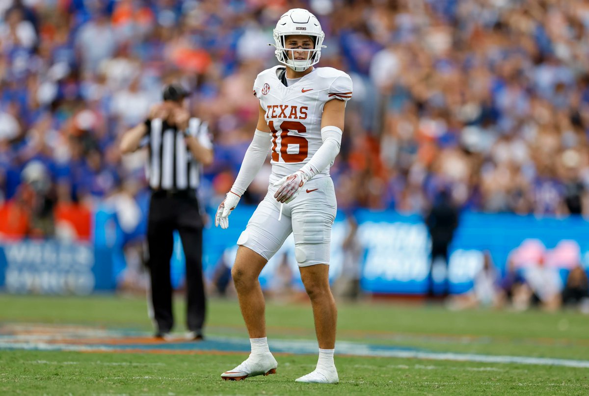 TheListFinsPod's tweet photo. Former Texas safety Michael Taaffe is expected to be a starter for the Miami Dolphins this year, coach Jeff Hafley revealed

#PhinsUp #HookEm https://t.co/FfG1Lk4yMM