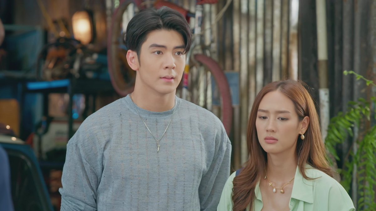 arlongfamily's tweet photo. เกิดอะไรกับยี่หวาอีกแล้ววว รอบนี้ใครจะมาช่วยได้ละเนี่ย  #อุบัติรักเกาะสวรรค์EP4 https://t.co/M6tQAOgmXn