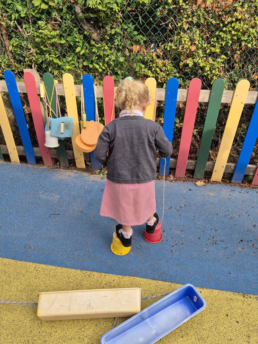 MrsRattleyBH's tweet photo. A fantastic day exploring outside in our Early Years garden. Nursery children have been telling us about their holidays and activities over the Summer☀️ @busheyheathjm #BusheyheathPD https://t.co/ExbBkK36uk