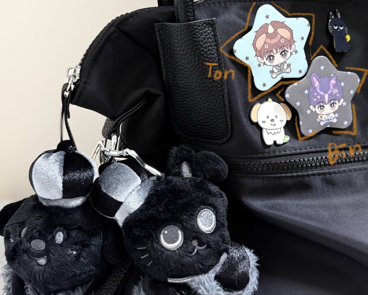 ddokuma_bbin's tweet photo. RIIZE 3RD ANNIVERSARY
- 라이즈 3주년 #빈앤톤 핀뱃지 추첨 이벤트

⭑ #RT 추첨 2분, 빈앤톤 버블 +365 이상
⭑ 팬미팅 때 전달(양일 가능)
⭑ 당발 : 9월 11일 

#라이즈 #RIIZE #원빈 #앤톤 https://t.co/gEnp3GiXW7