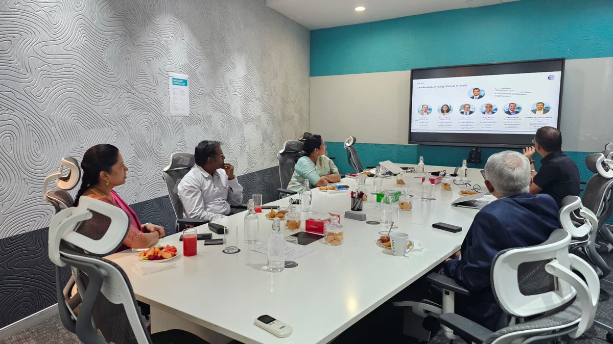 STPIHyderabad's tweet photo. Director, @STPIHyderabad held a productive interaction with Dr. PNSV Narasimham President &amp; Head of Corporate Functions, @Cyient Semiconductors, Hyderabad &amp; Team. Discussions focused on potential @stpiindia initiatives &amp; avenues for strengthening industry collaboration @GoI_MeitY https://t.co/hVipmErDbL